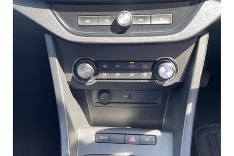 VTi-TECH Exclusive Nav Hatchback 1.5 Manual Petrol