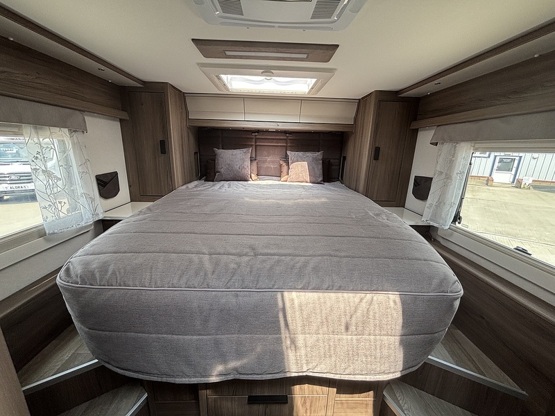 Coachman Travel Master 545 2025 Motorhome - Large 38