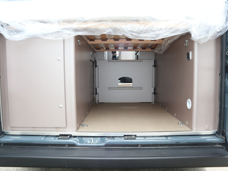 Burstner Eliseo C 602  Campervan - Large 5