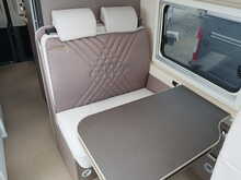 Burstner Eliseo C 602  Campervan10