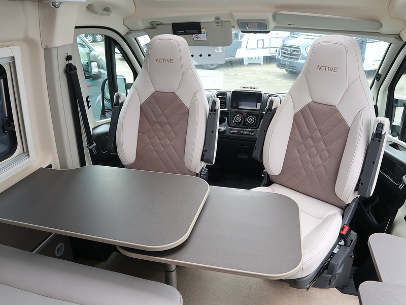 Burstner Eliseo C 602  Campervan - Large 11