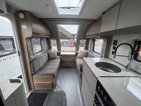 Bailey Unicorn Deluxe Cabrera Caravan - N1772