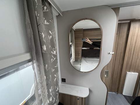 Bailey Unicorn Deluxe Cabrera Caravan - N1772