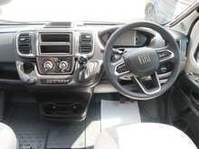 Carado V339 2025 Motorhome10