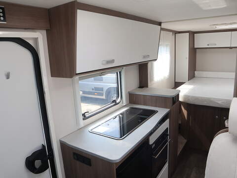 Carado V339 Motorhome - N1795