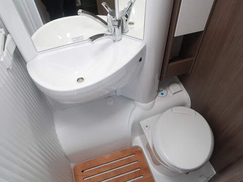 Carado V339 Motorhome - N1795