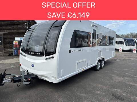 Bailey Unicorn Pamplona Pageant Bretange Caravan