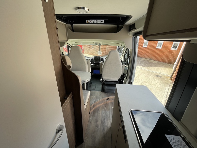 Carado CV600 Pro Poptop 2025 Campervan - Large 6