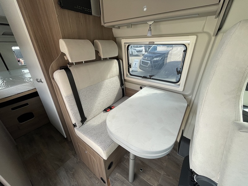 Carado CV600 Pro Poptop 2025 Campervan - Large 12