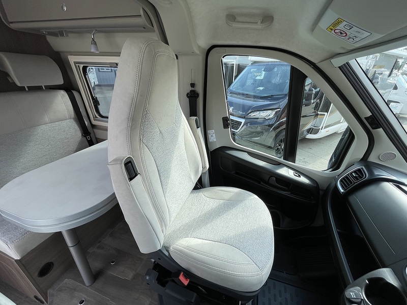Carado CV600 Pro Poptop 2025 Campervan - Large 11