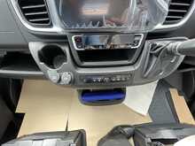 Carado V337 Pro + 2025 Motorhome13