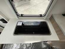 Carado V337 Pro + 2025 Motorhome16
