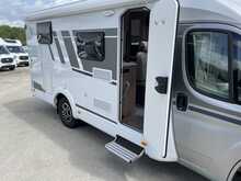 Carado V337 Pro + 2025 Motorhome6