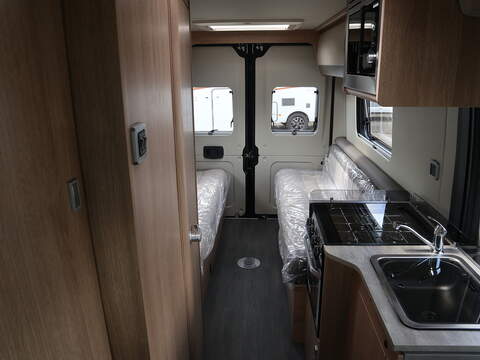 Autotrail V-Line 610 Campervan - N1893