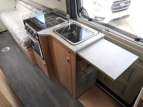 Autotrail V-Line 610 Campervan - N1893