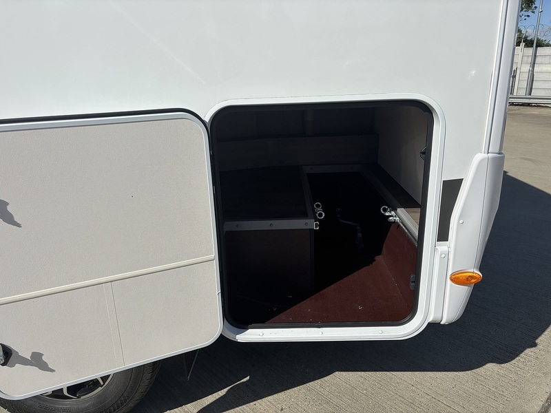 Carado T135 Pro + 2025 Motorhome - Large 9