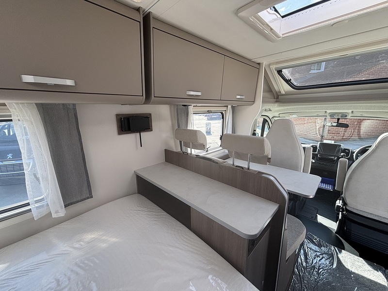 Carado T135 Pro + 2025 Motorhome - Large 32