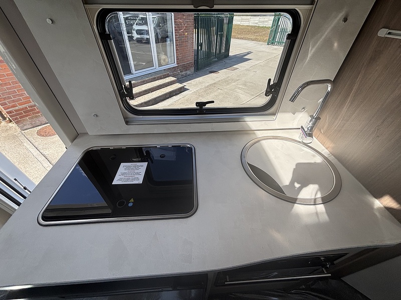 Carado T135 Pro + 2025 Motorhome - Large 27