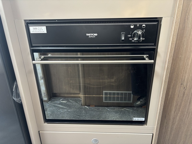 Carado T135 Pro + 2025 Motorhome - Large 28