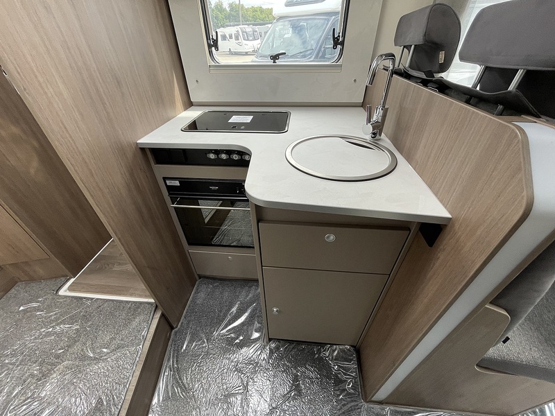 Carado T447T Edition 2025 Motorhome - Large 17