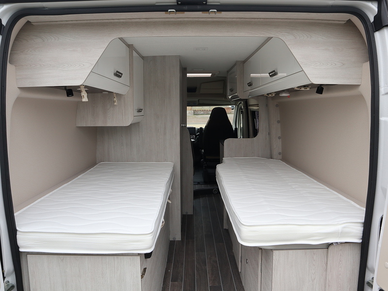 Rollerteam Livingstone 6 Sport  Campervan - Large 7