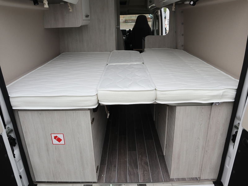 Rollerteam Livingstone 6 Sport  Campervan - Large 9