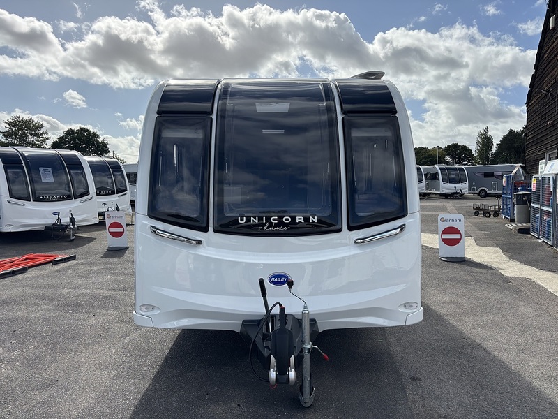 Bailey Unicorn Deluxe Cadiz 2025 Caravan - Large 1