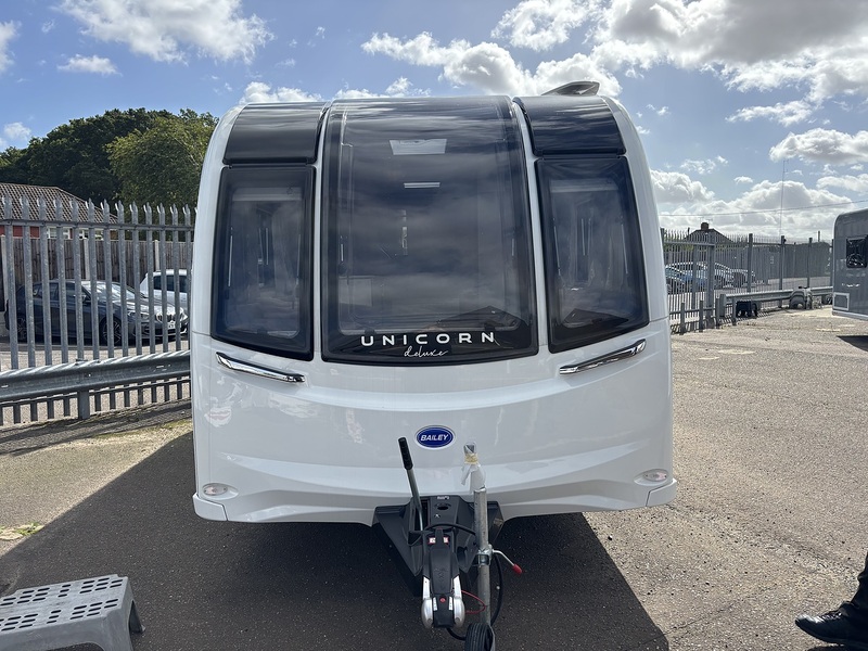 Bailey Unicorn Deluxe Vigo  Caravan - Large 1
