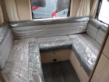 Autotrail F72  Motorhome17