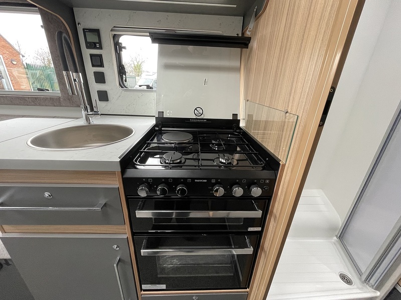 Bailey Adamo Refresh 75-4i  Motorhome - Large 10
