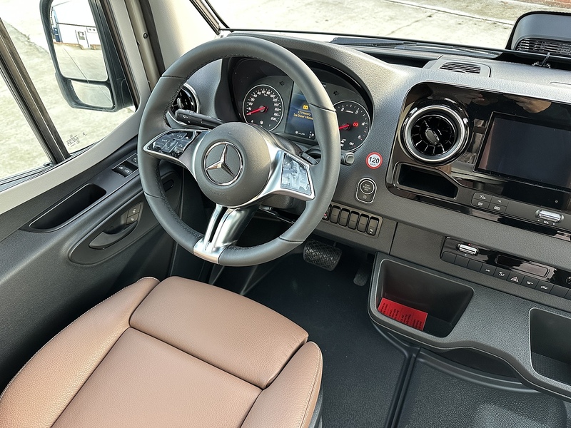 Hymer Grand Canyon S 700 LHD 2026 Campervan - Large 11