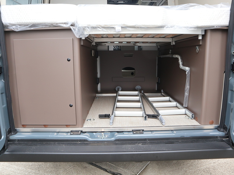 Burstner B66 C 600  Campervan - Large 9
