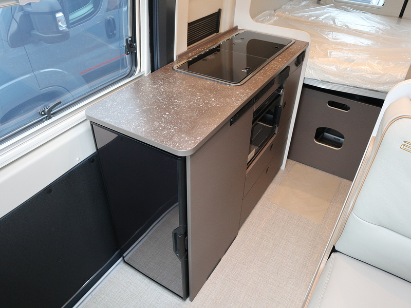 Burstner B66 C 600  Campervan - Large 17