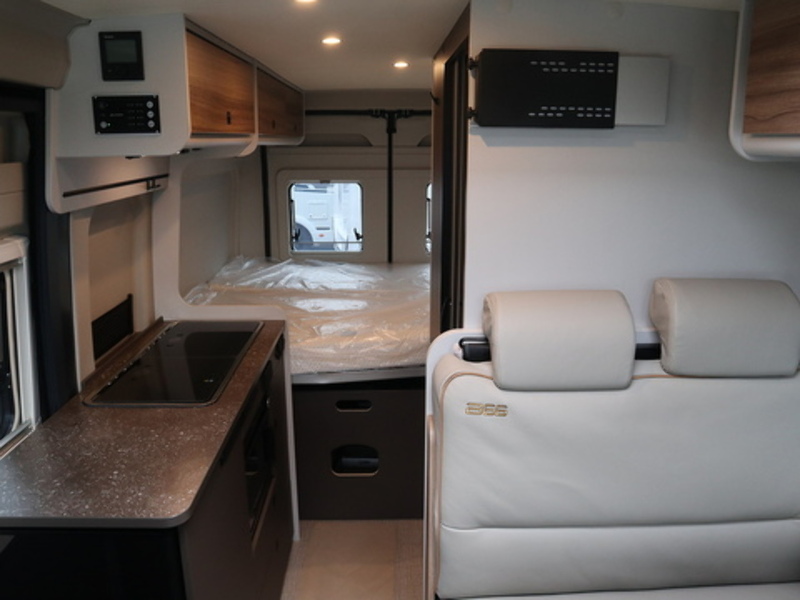 Burstner B66 C 600  Campervan - Large 12