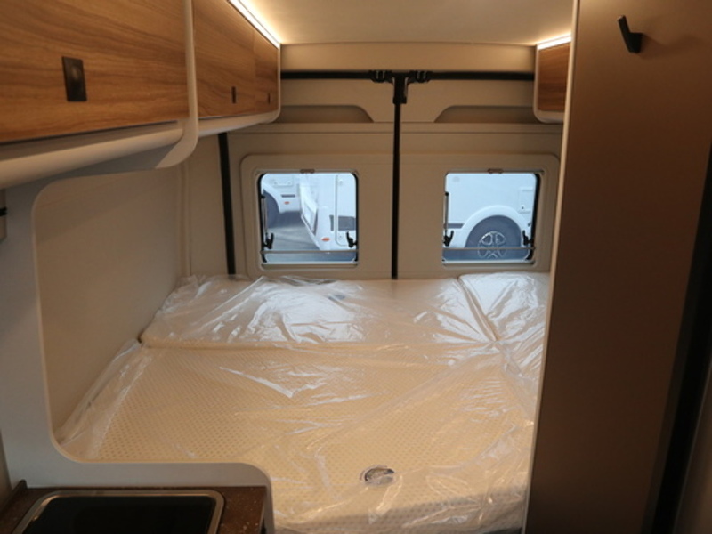 Burstner B66 C 600  Campervan - Large 18