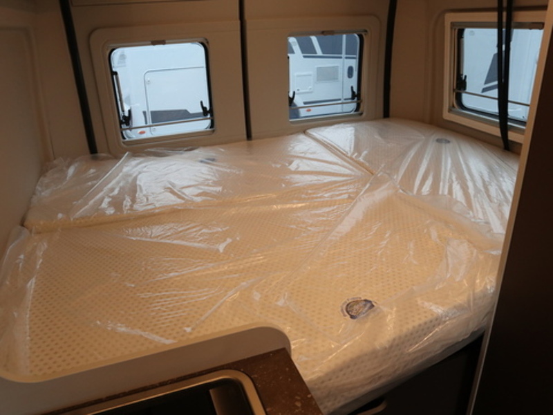 Burstner B66 C 600  Campervan - Large 19