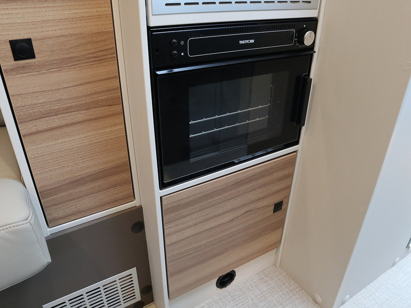 Burstner B66 C 644 2026 Campervan - Large 10