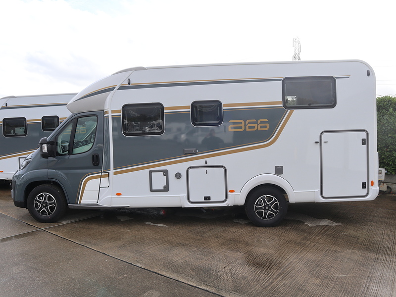 Burstner B66 T 690 G  Motorhome - Large 7
