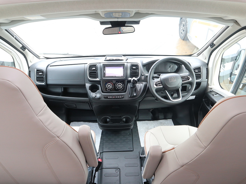 Burstner B66 T 690 G  Motorhome - Large 9