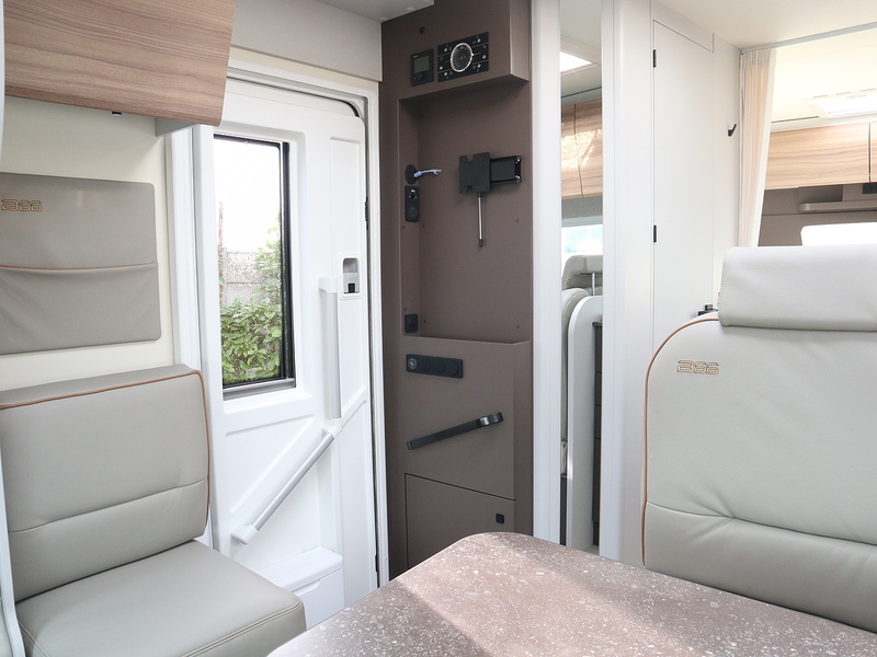 Burstner B66 T 690 G  Motorhome - Large 15