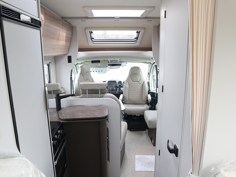 Burstner B66 T 690 G  Motorhome - Large 25