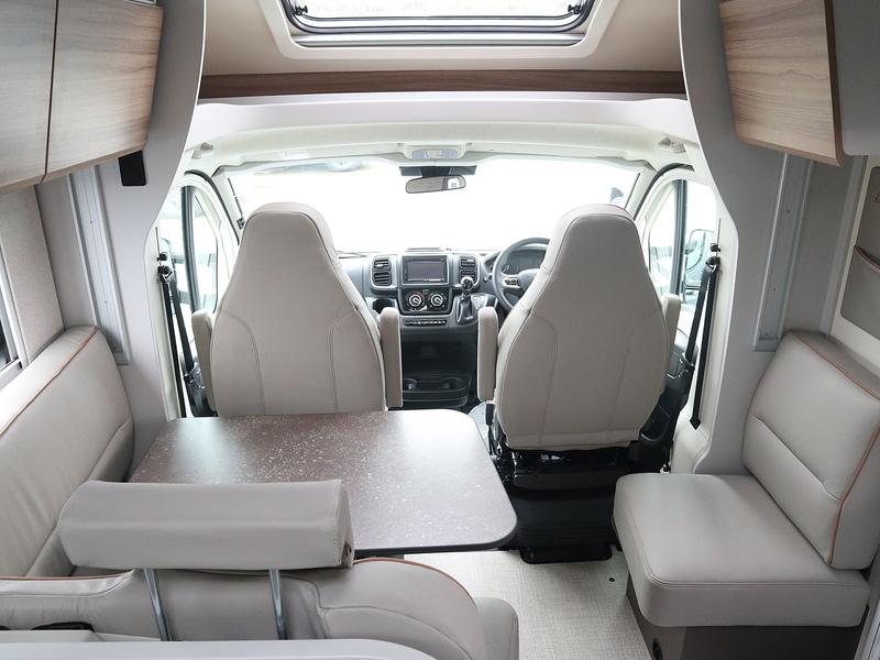 Burstner B66 IT 690 G  Motorhome - Large 8