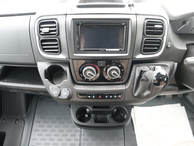 Burstner B66 IT 690 G  Motorhome - Large 11