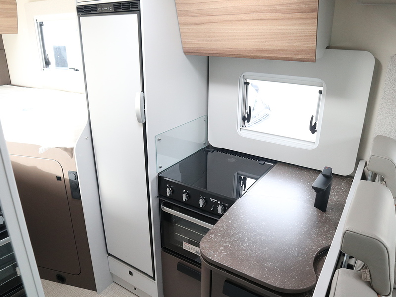 Burstner B66 IT 690 G  Motorhome - Large 17