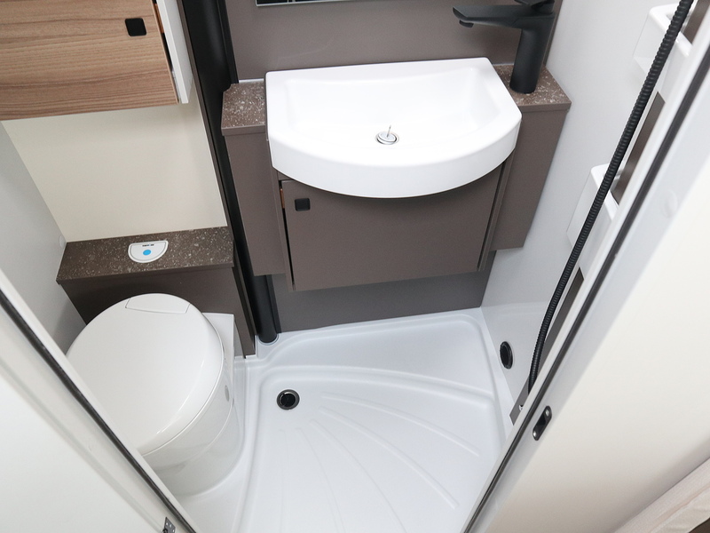 Burstner B66 IT 690 G  Motorhome - Large 19