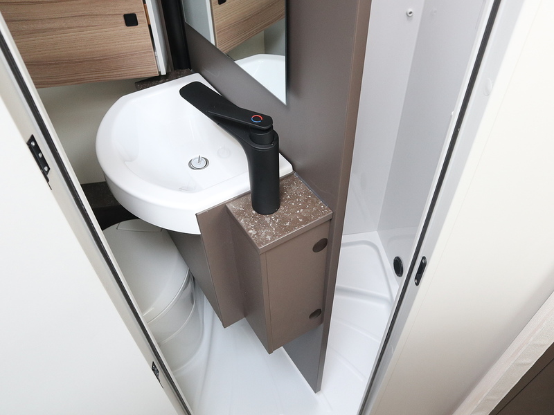 Burstner B66 IT 690 G  Motorhome - Large 20