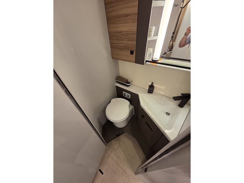 Burstner B66 IT 744 2026 Motorhome - Large 9