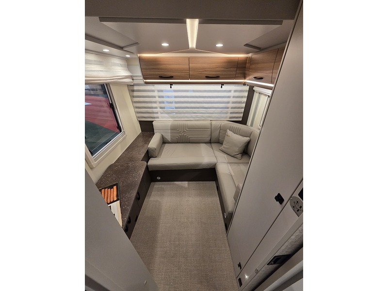 Burstner B66 IT 744 2026 Motorhome - Large 11