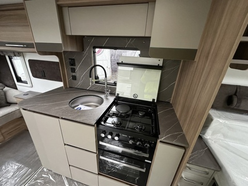 Bailey Alicanto Grande Deluxe Alvor 2026 Caravan - Large 4