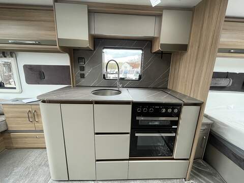 Bailey Alicanto Grande Deluxe Alvor Caravan - N2137
